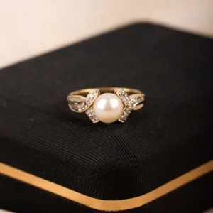Pärl- och diamantring