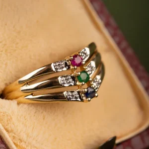 Ring med färgstenar och diamanter