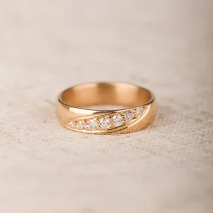 Rödguldsring från Schalins med diamanter